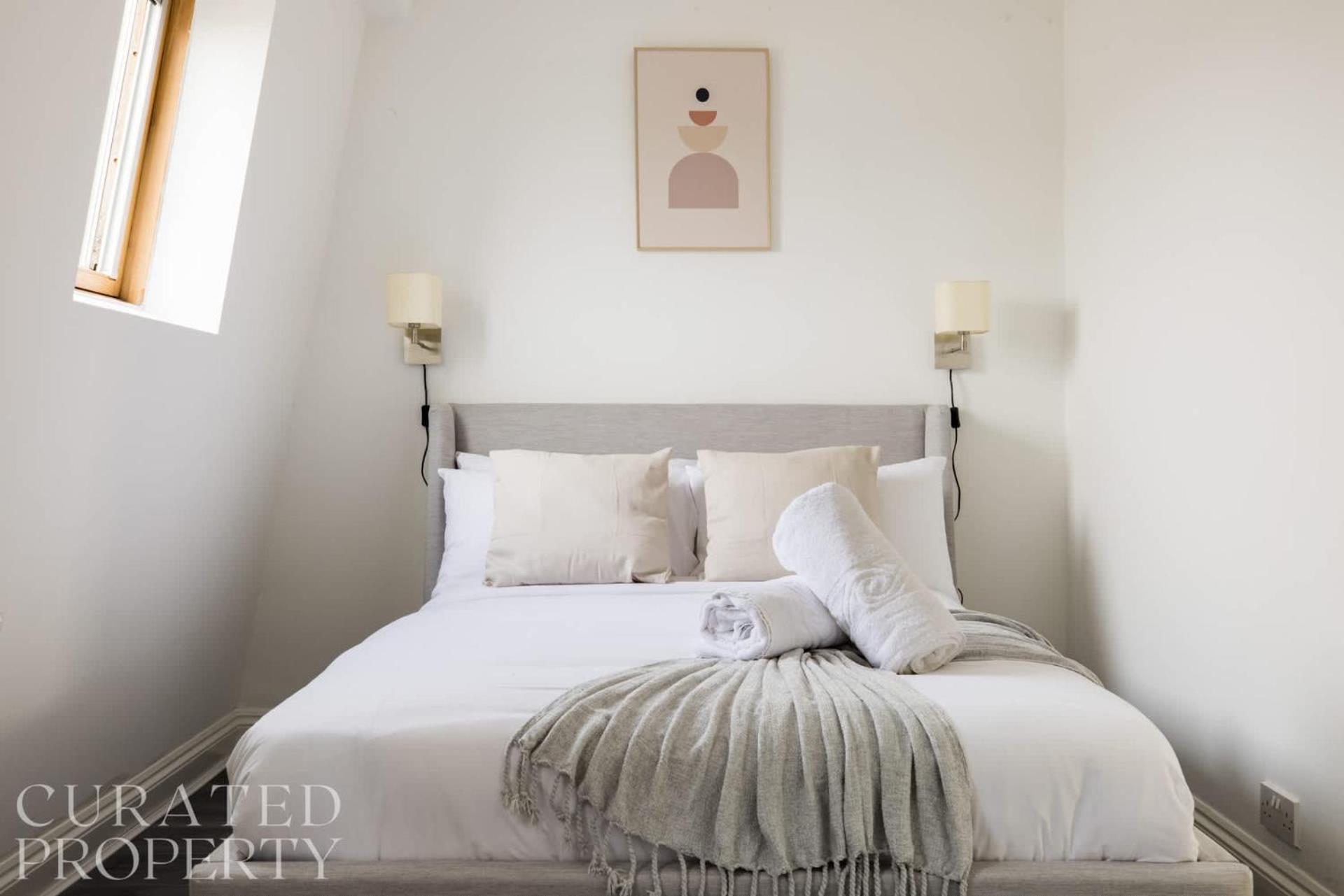 Contemporary 2 Bedroom In Shepherd's Bush *